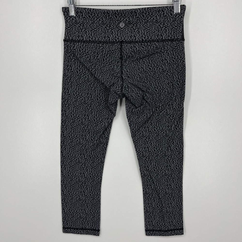 Lululemon Wunder Under Luon Ripple Capri Leggings Women's Size‎ 6 Gray Cropped